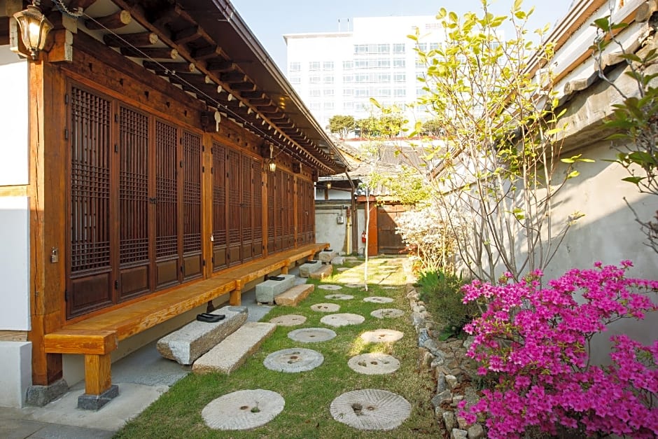 Gaeunchae Hanok Guesthouse Jeonju