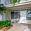 TAMPA BAY, BEACH step away, WIFI, FREE PARKING,POOLS, JACUZZI