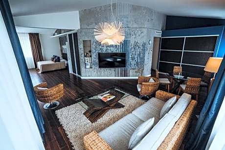 VIP Suite with Sauna and Spa Access