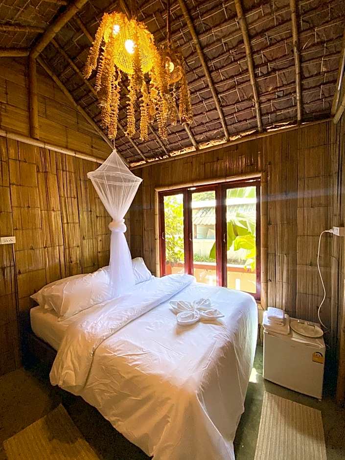 Ban Rai Jai Chaem - Spa Cafe & Homestay