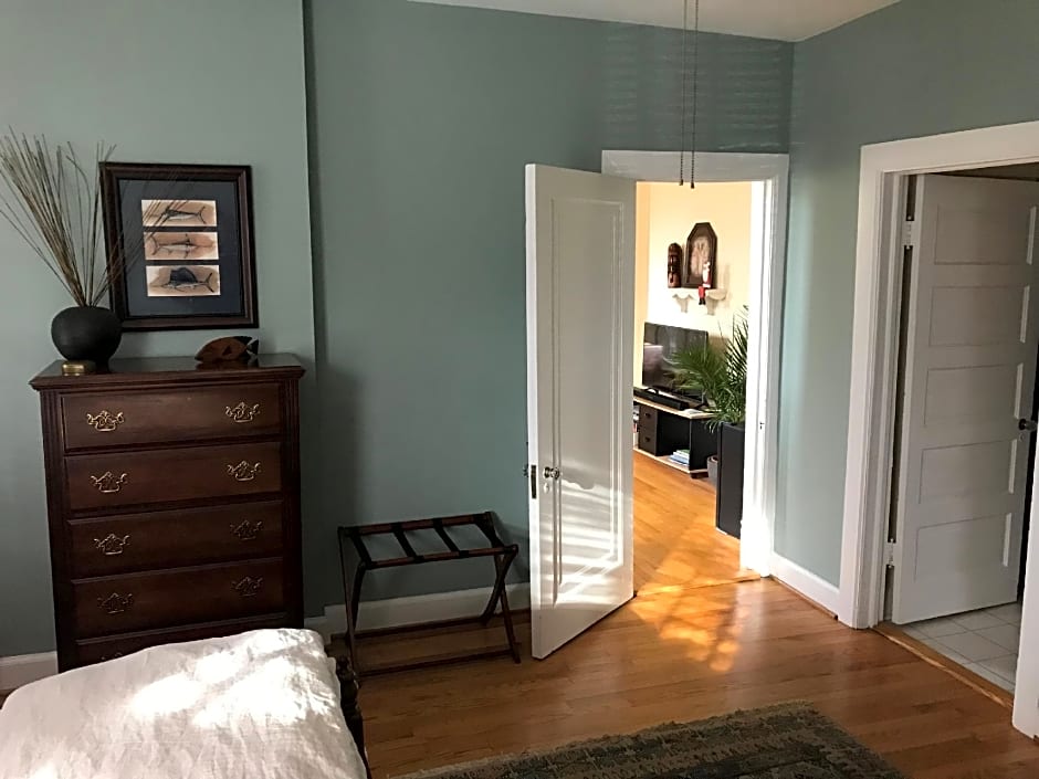 Charles Bass House Bed & Breakfast