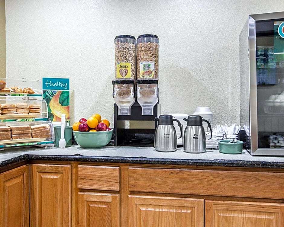 Quality Inn San Diego I-5 Naval Base
