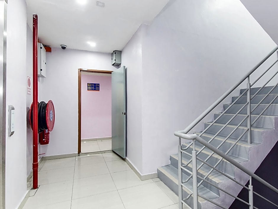 Super OYO 258 Hotel SMC Alam Avenue