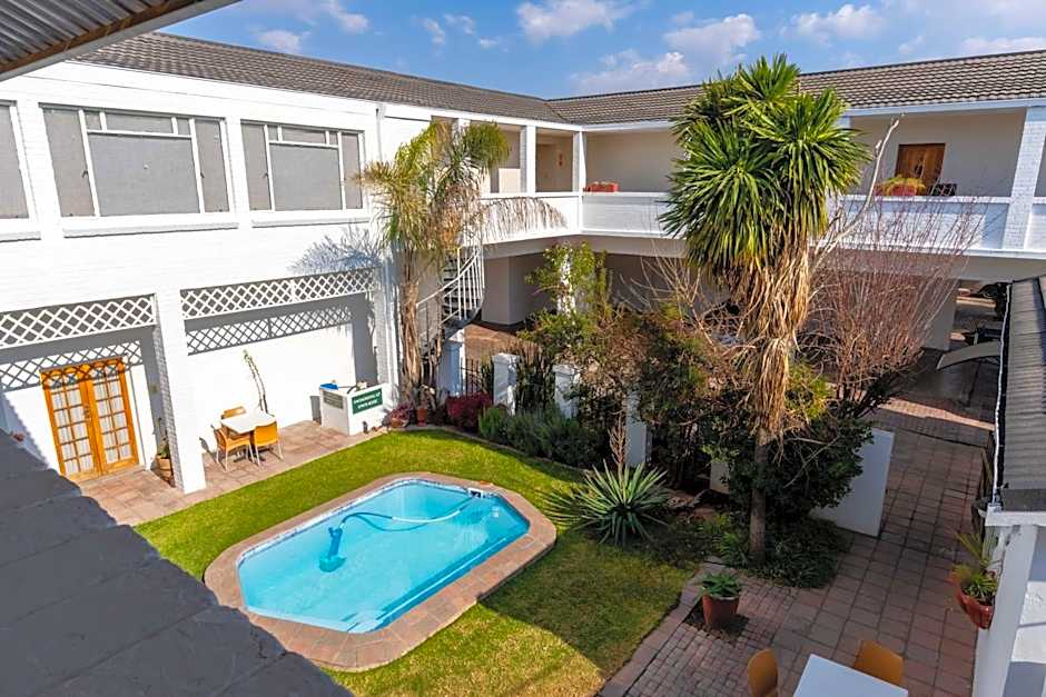 Karoo Country Inn
