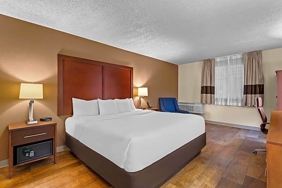 Comfort Inn City of Natural Lakes