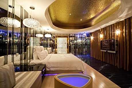 Double - Check-In After 06.00 PM