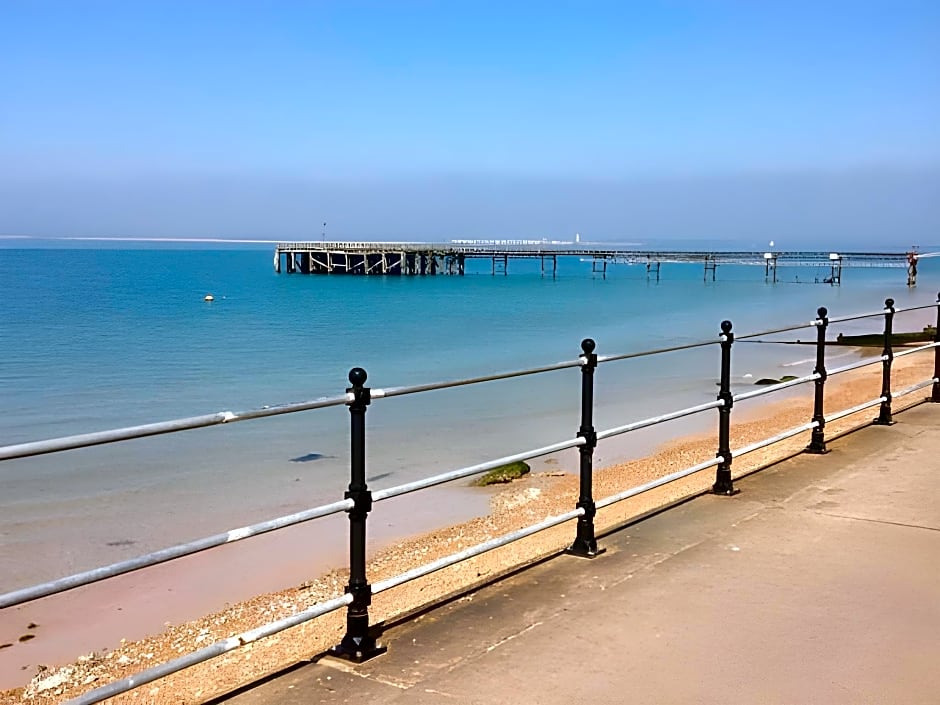 Beachside Apartment On The Beach