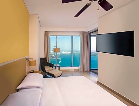 King Room with Bay View - Club Access