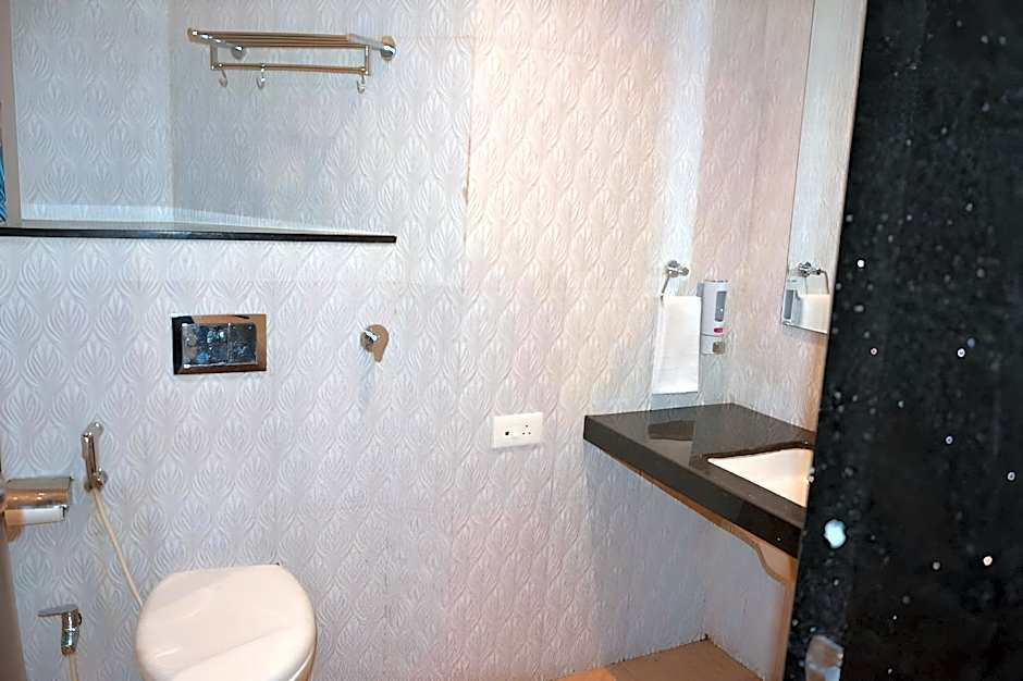 The Grand Neelam Hotel