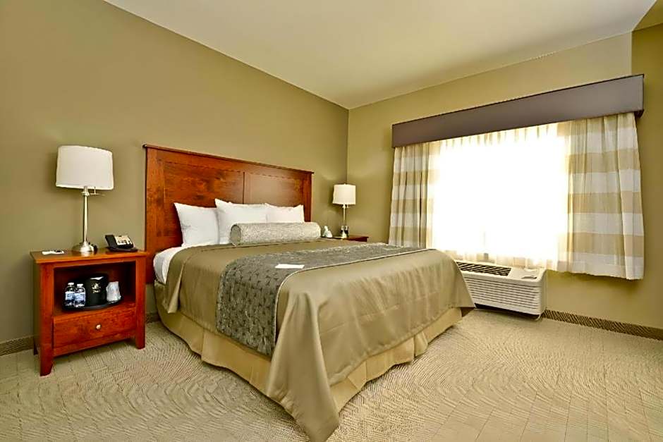 Green Mill Village Hotel & Suites, BW Signature Collection