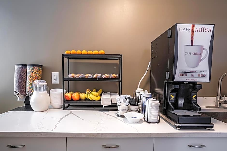 Super 8 by Wyndham Rockford South