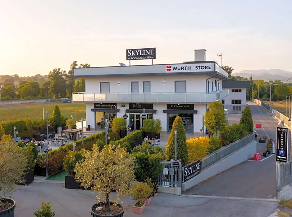 Skyline Rooms & Suites
