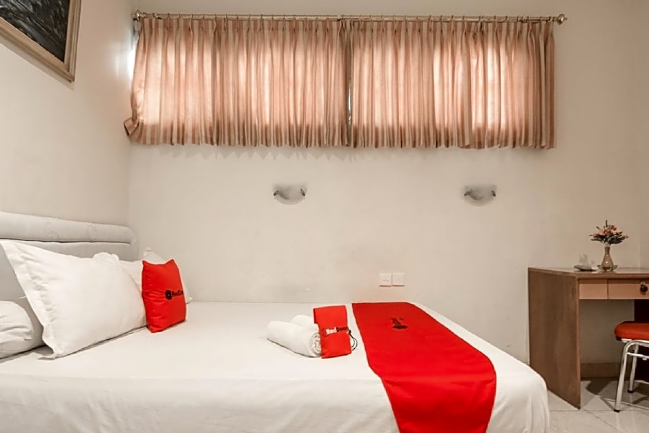 RedDoorz Syariah near Taman Bekapai 2