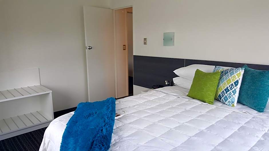 Photo 1 of 11 of Suite, Jetted Tub