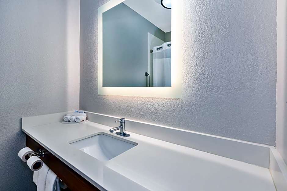 Holiday Inn Express and Suites Three Rivers By IHG