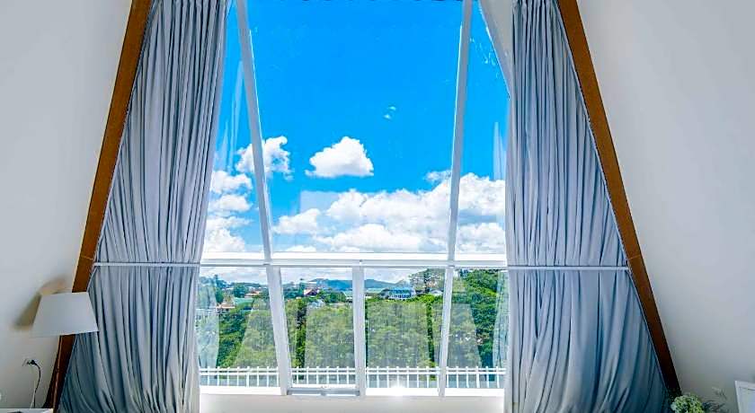 Dalat De Charme Village