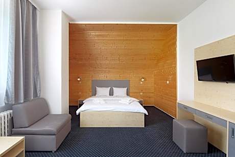 Family Room (4 Adults)