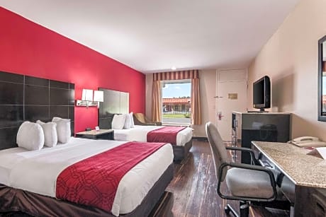 2 Double Beds, Smoking