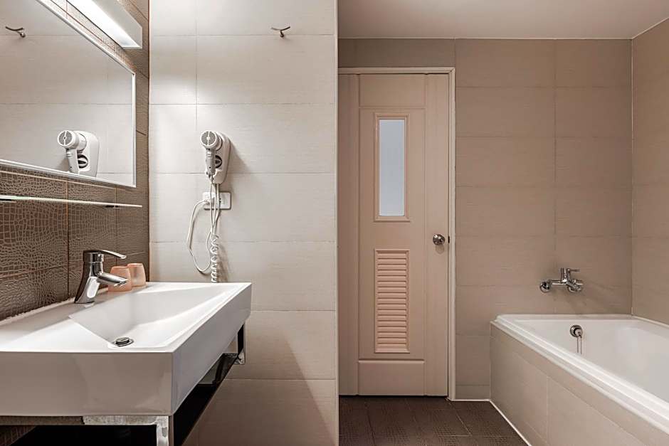 The Riverside Hotel Esthetics