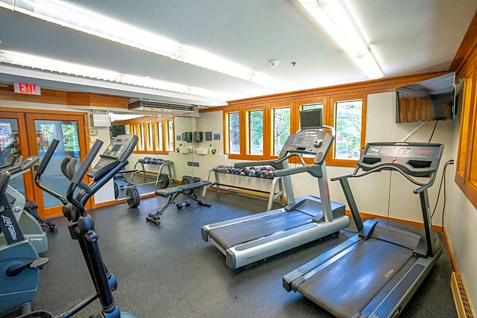 Whistler Village Inn & Suites