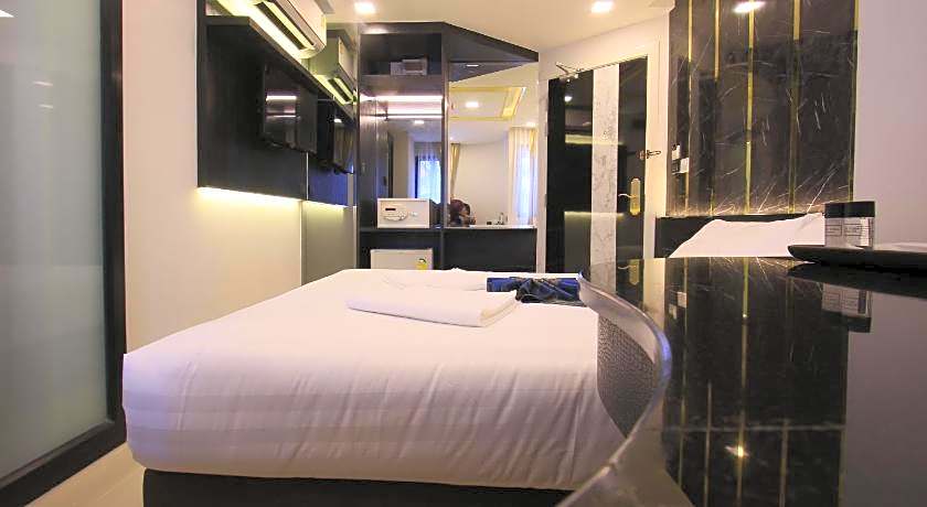 Pratunam Atrium Hotel