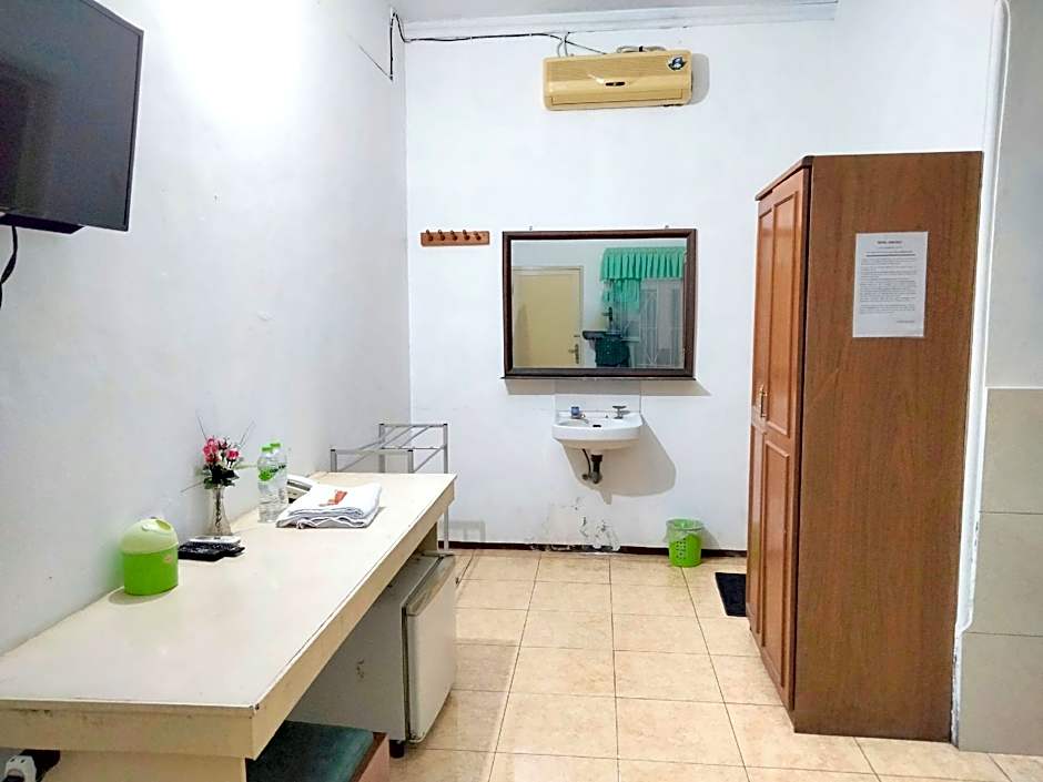 Sartika Hotel Mitra RedDoorz Pati