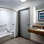 Holiday Inn Express Hotel & Suites Belmont by IHG