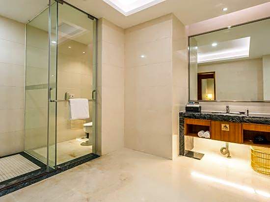 The Thousand Lantern Lake Hotel