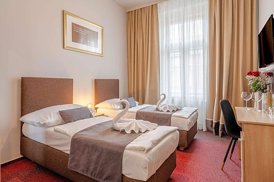Photo 1 of 4 of Economy 2 Beds