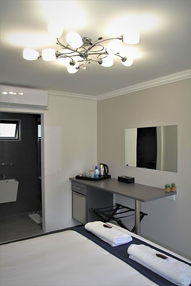 Mahem Manor Guesthouse