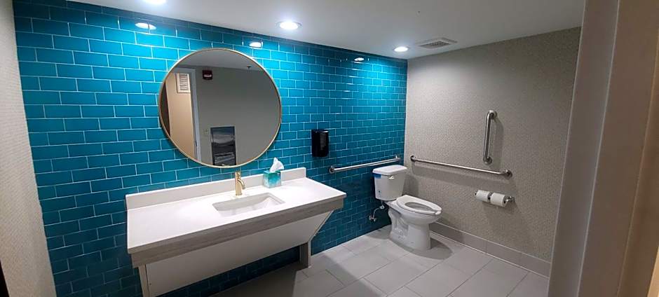 Clarion Pointe OKC Airport