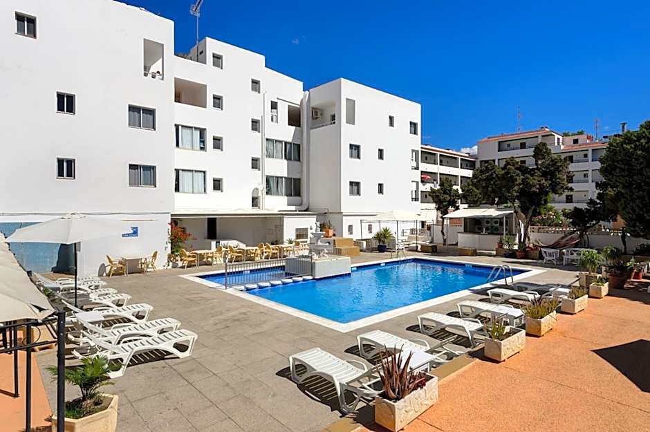 Apartamentos San Antonio Beach