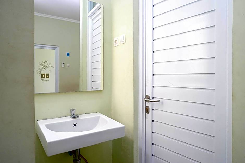 RedDoorz Syariah near Gerbang Tol Krapyak 2 Semarang