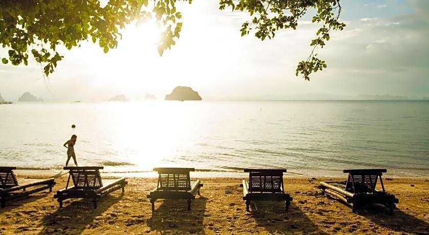 Villa Thalanena By The Beach