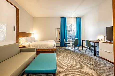 Premium Quadruple Room