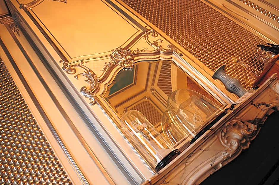 The Museum - Au Lit, Jérôme!