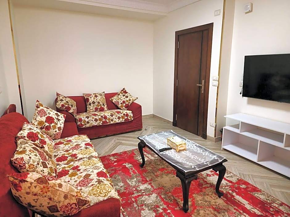 شقة فاخرة وفيو خرافى فى maadi