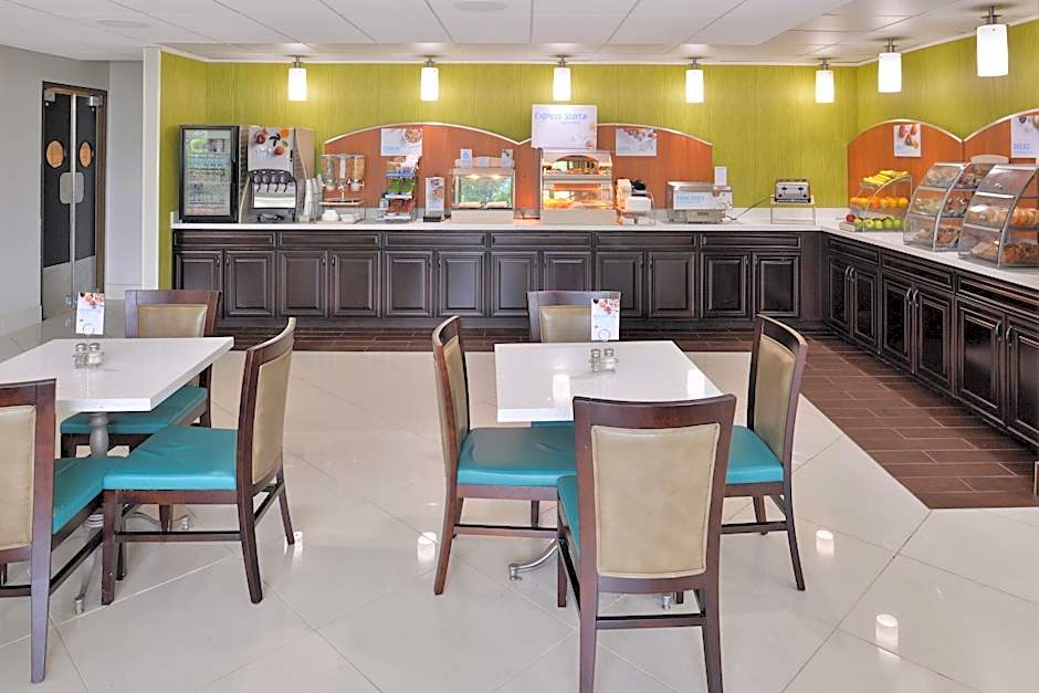Elimwood Hotel, A Ramada by Wyndham
