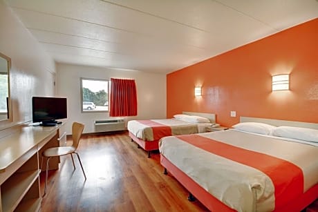 Deluxe Queen Room with Two Queen Beds - Non-Smoking