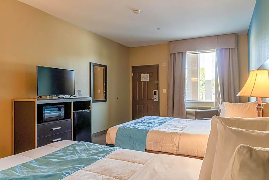 Moulton Inn & Suites By OYO