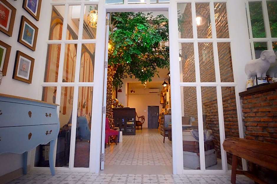 Hide and Seek Boutique Hometel