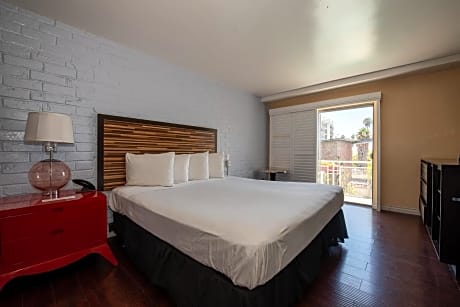 Deluxe Double Room with Balcony