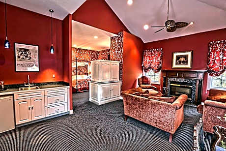 1 King Bed Deluxe Suite Non-Smoking