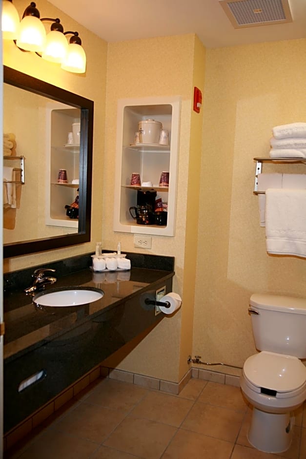 Holiday Inn Express Fort Wayne - East - New Haven, an IHG Hotel