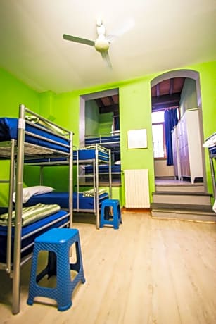 Bed in 10-Bed Mixed Dormitory Room