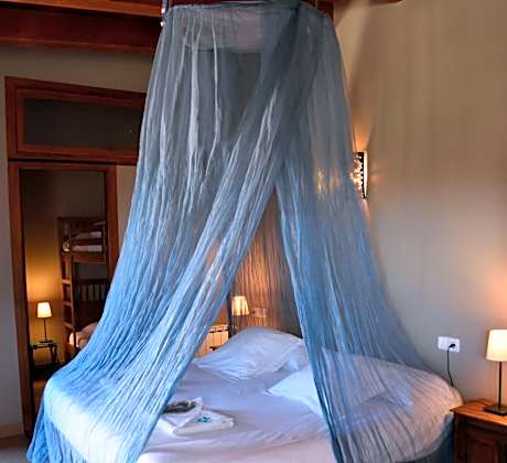 Deluxe Family Room with Mountain View