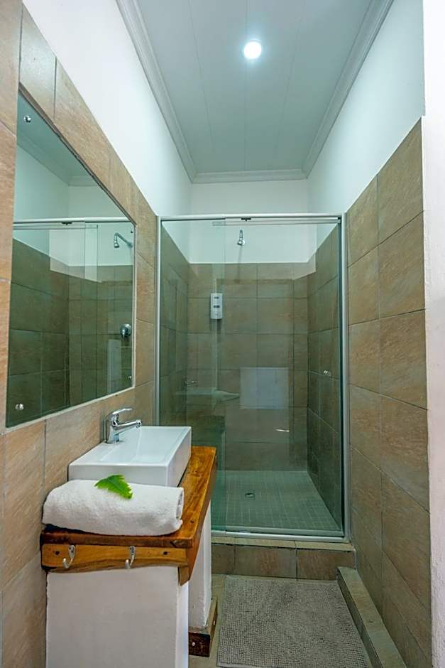 Tidewaters River Lodge