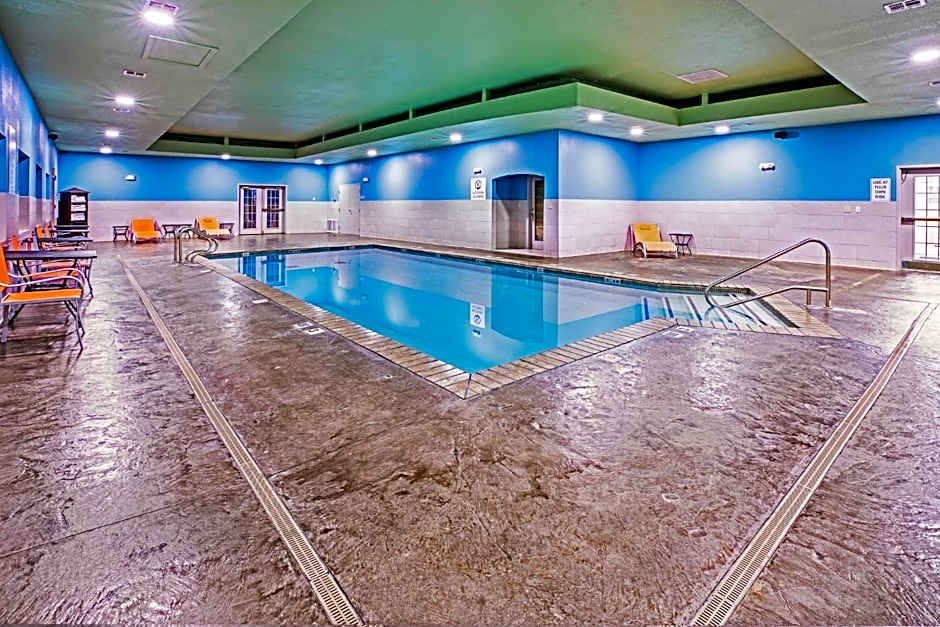 Holiday Inn Express Hotel and Suites Jenks By IHG