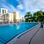 Spectacular View wBalcony Pool