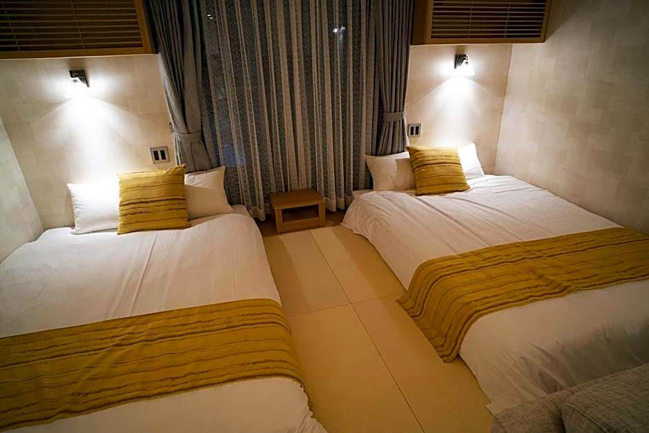 GRAND BASE Mojiko Ekimae